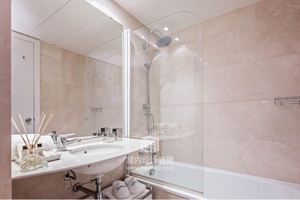 HBD华贝分享夸张涂鸦的公寓-14