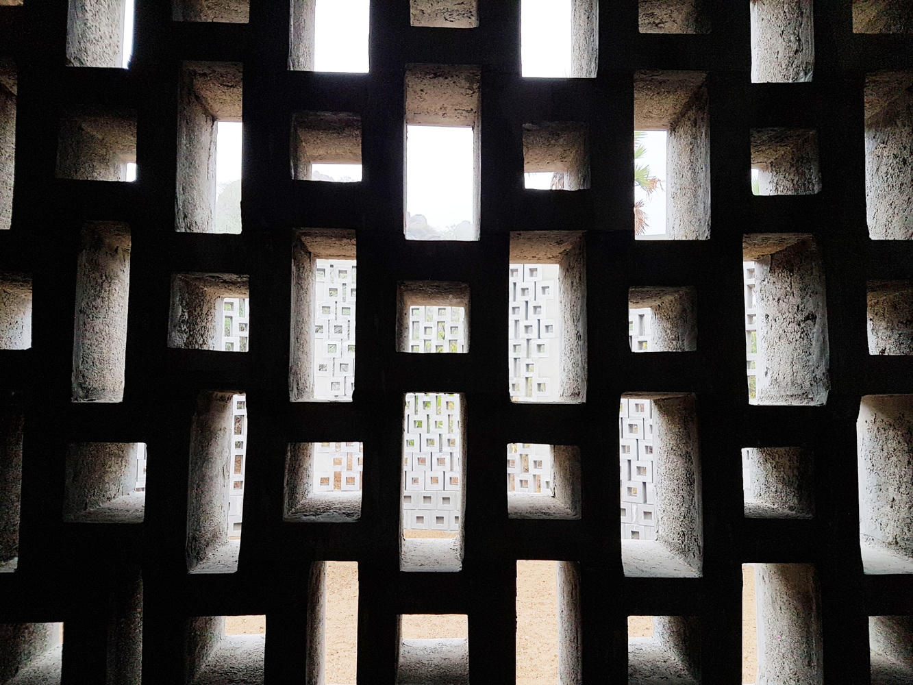 印度低成本社区中心,混凝土螺旋墙展现独特魅力-26