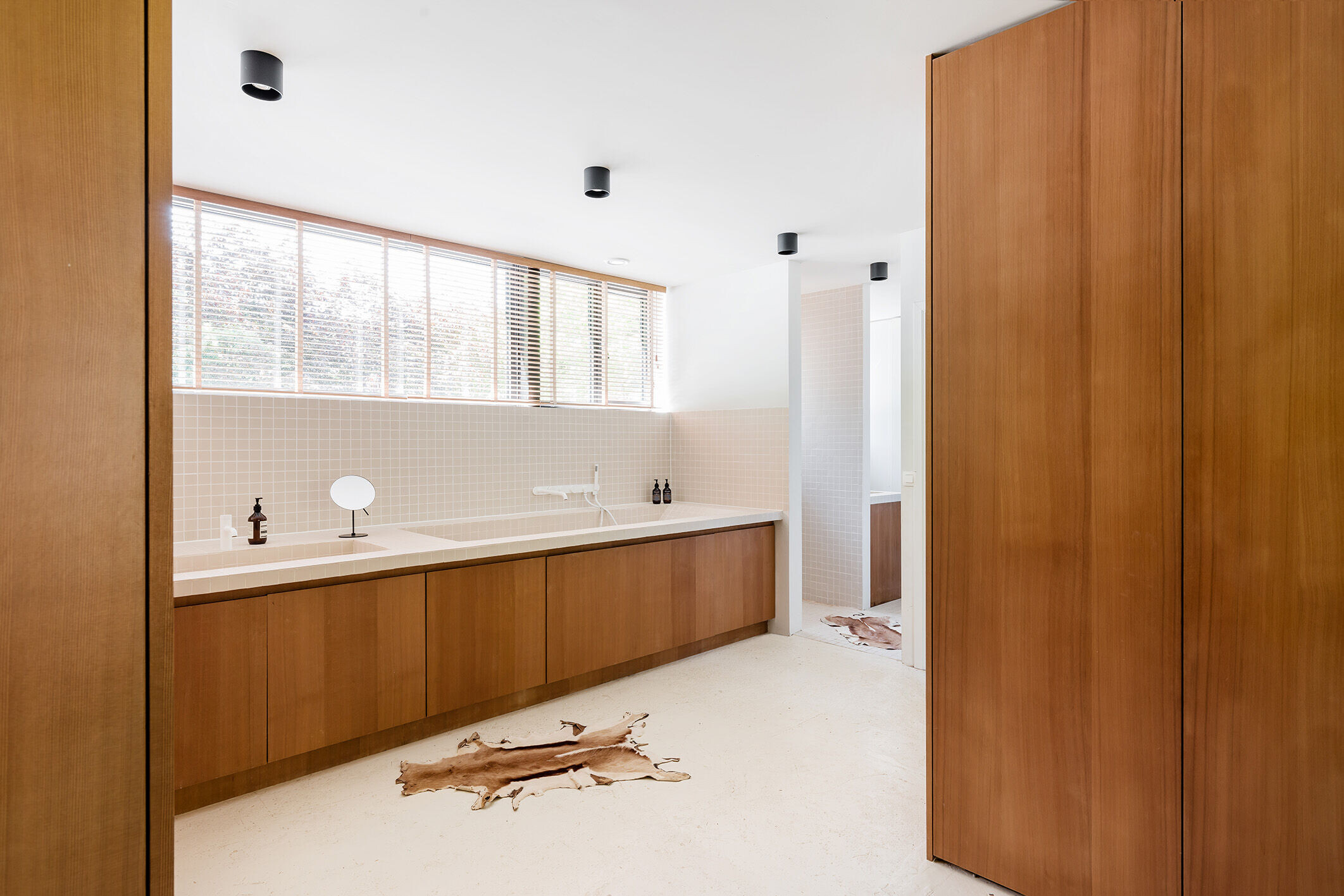 致敬原貌的比利时 Schoten 住宅翻新-21