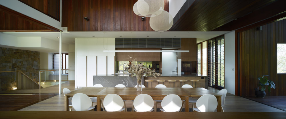 鹿 hurst 别墅 | 现代主义倾向的透明与坚实之作-19