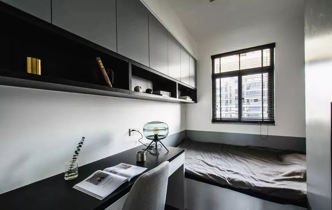 小卧室逆袭!多功能设计让空间翻倍-48