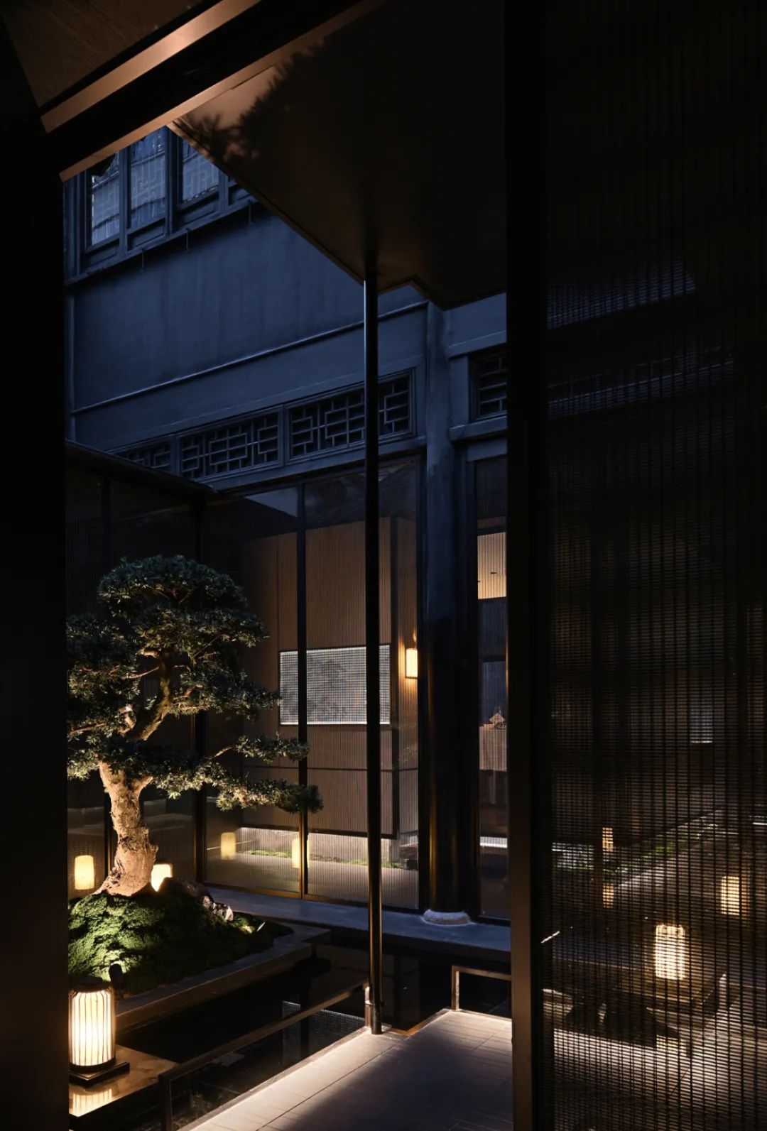 江南烟雨中的港式火锅餐厅设计丨中国无锡丨NONEZONE 南筑设计-34