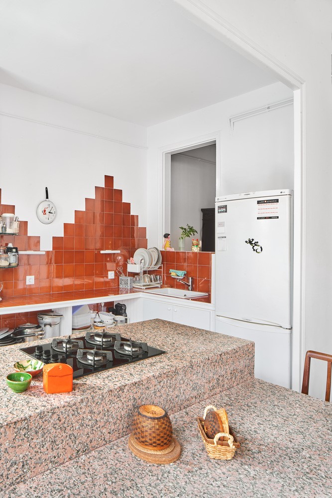 巴塞罗那 Verdi 街 140 平米翻修 | 瓷砖与桌子的空间对话-13