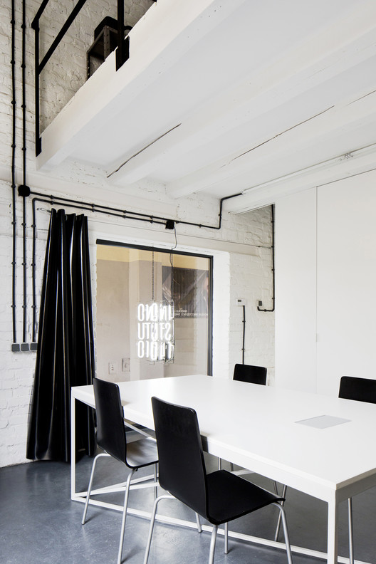 波兰格利维斯中心后工业区旧房翻新成现代办公室-19