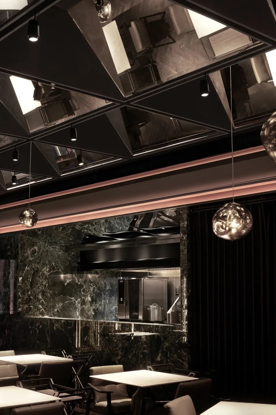 上海前滩 LARGEIGHT 牛排馆丨中国上海丨偏离设计-42