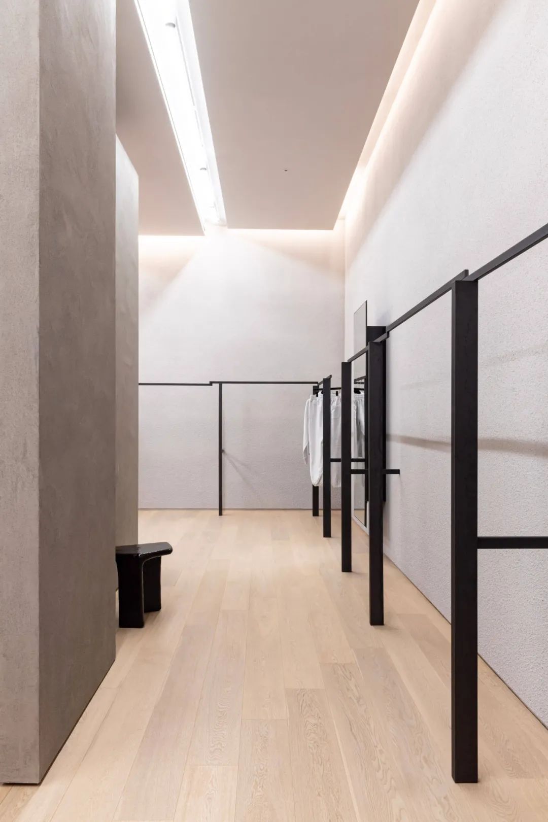 首尔 Coor 极简服装店设计丨韩国首尔丨Unravel-23