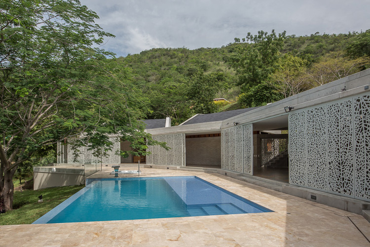 热带干旱森林中的生态住宅-15