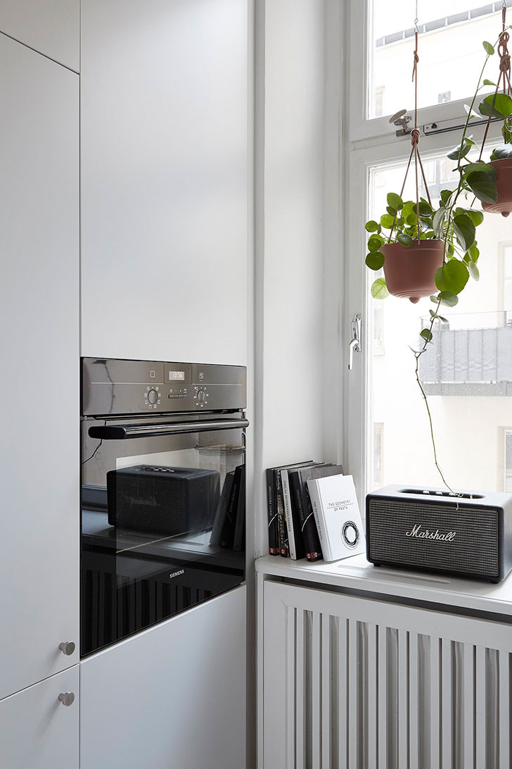 斯德哥尔摩旧楼中的温馨极简小公寓-12