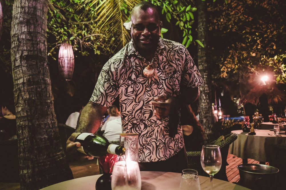 斐济五星级豪华度假酒店,现代斐济风格的海滨别墅-70