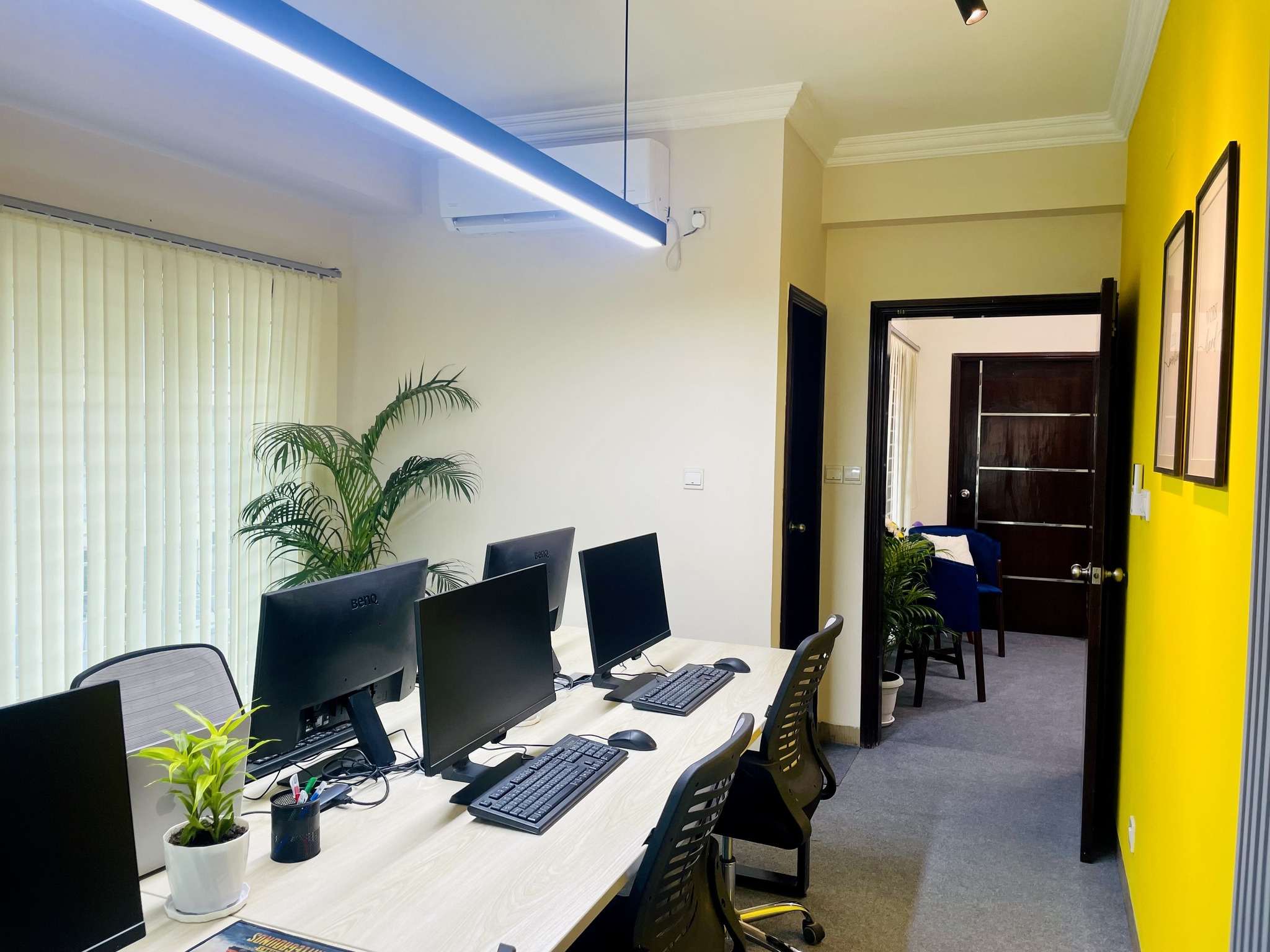 Creativ Wisdom Office Interior Design-9