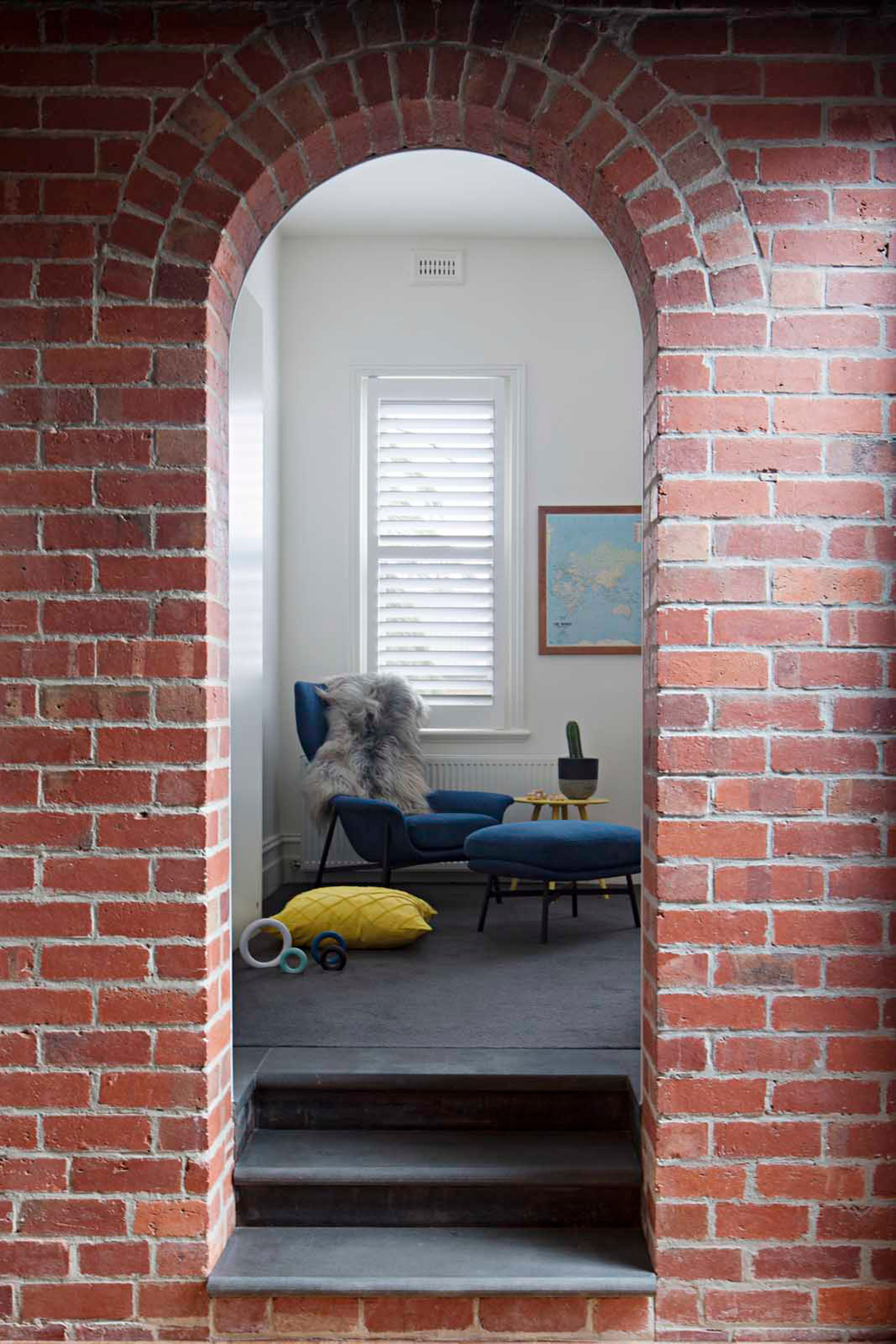 "Free flowing and kinetic" metal-mesh curtain wraps around extension to Melbourne house-22