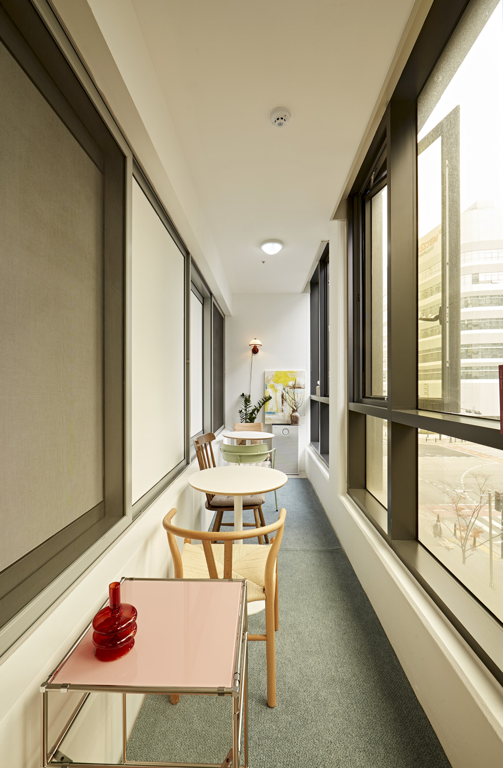 菲拉格慕餐厅的粉色调设计-15