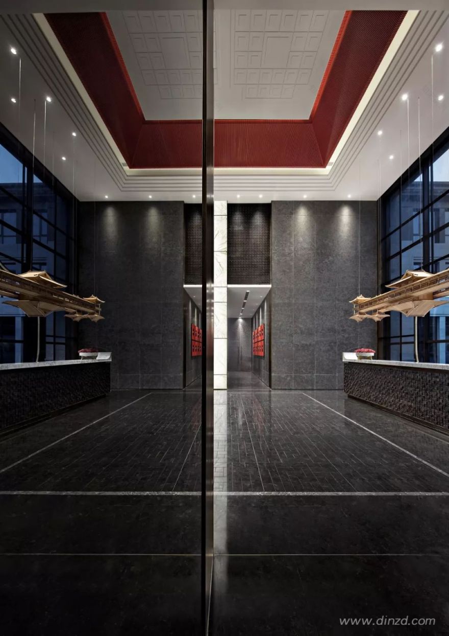 天津津门大院售楼处 | 古韵墨色与现代材质的完美融合-8