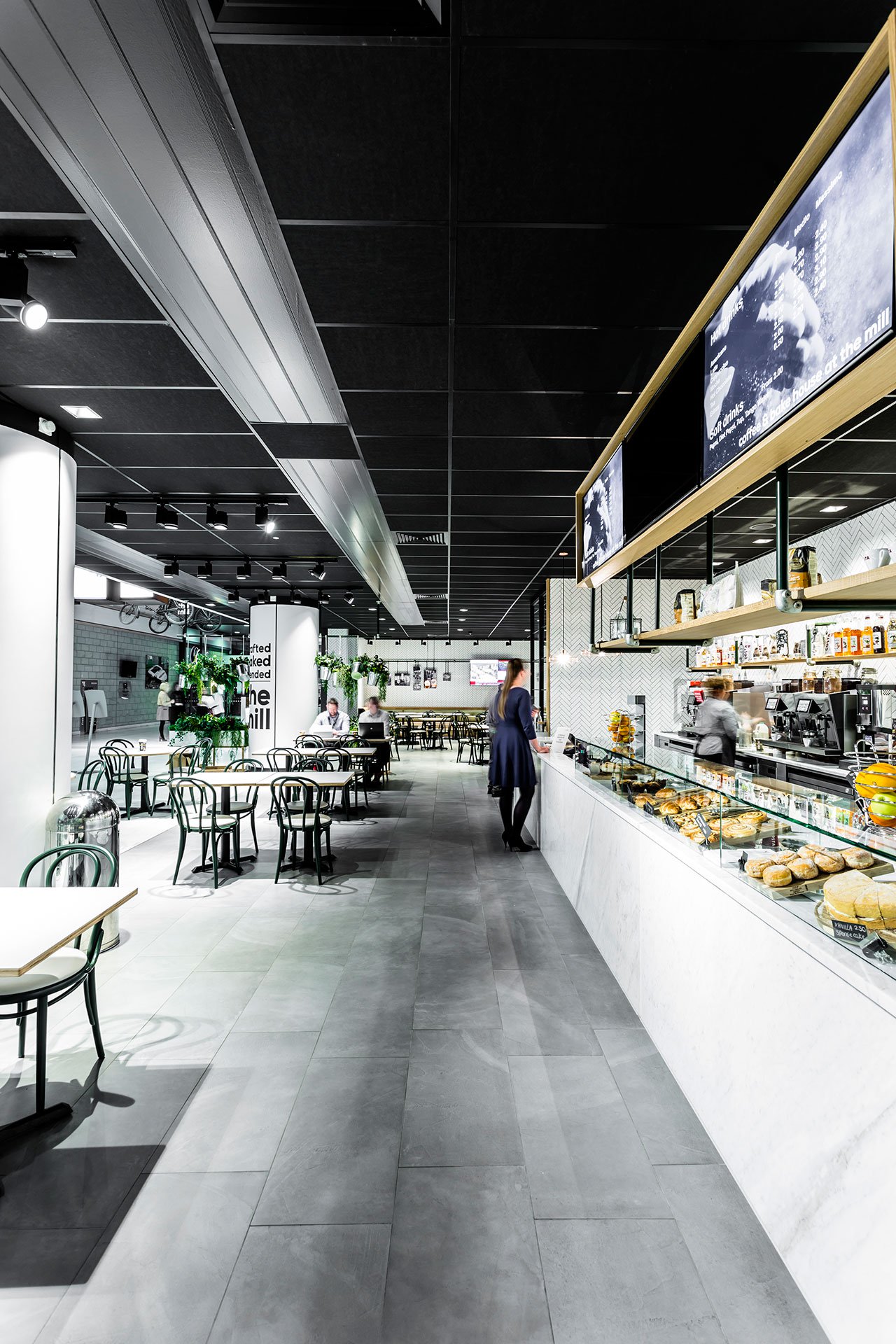 英格兰考文垂理光竞技场“手工制作”主题餐厅设计-13