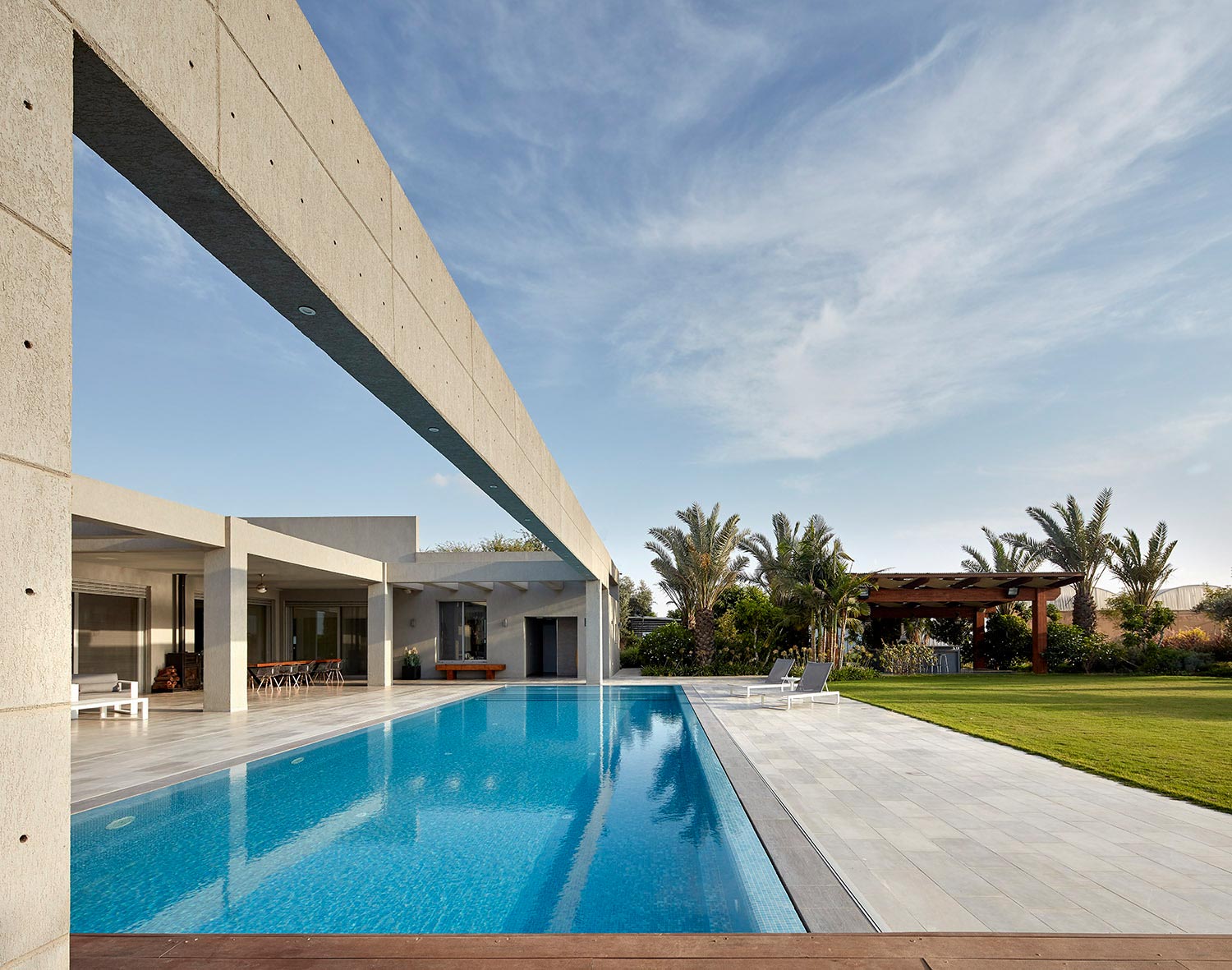 Spacious house that could host a lot of people at any given time by Echo Design   Page 2 of 2   CAANdesign  Architecture and home design blog-7