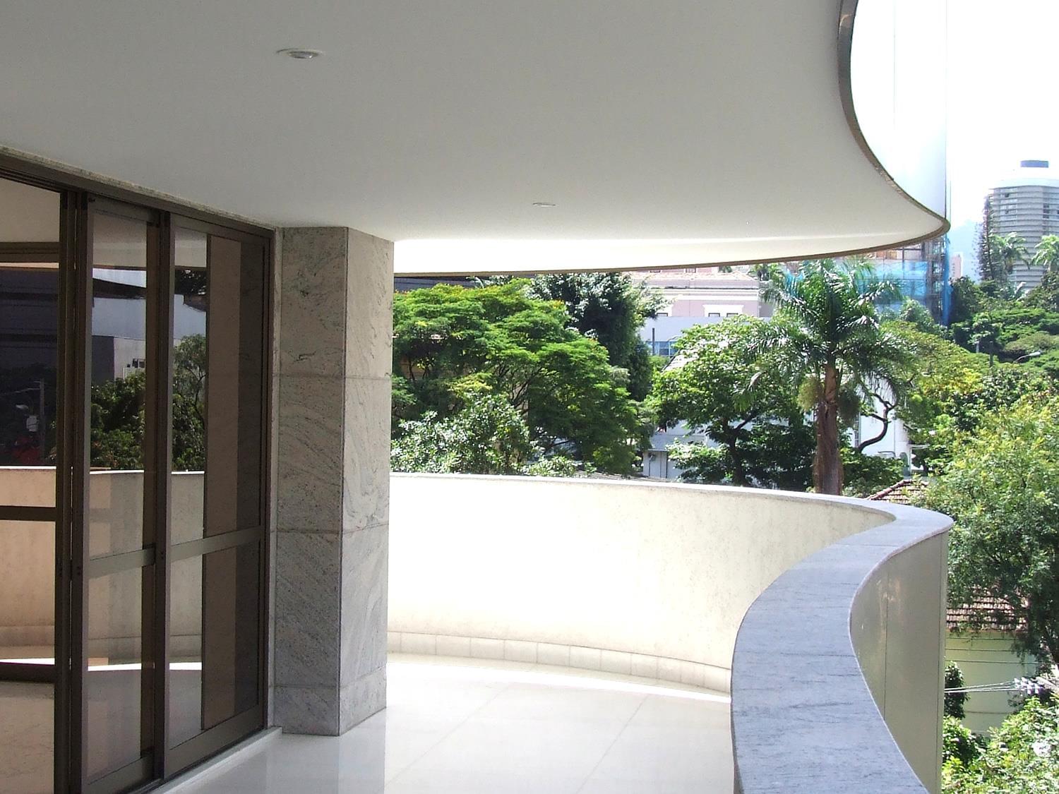 巴西 Monte Carlo Residence | 奢华建筑与自然元素的完美融合-11