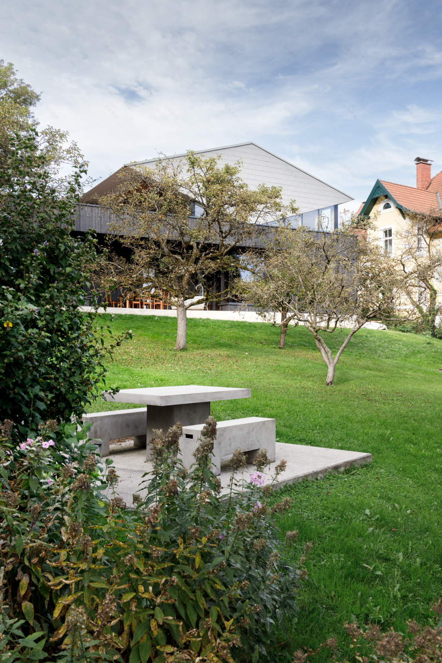 劳特·罗马山丨Moser und Hager Architekten-9