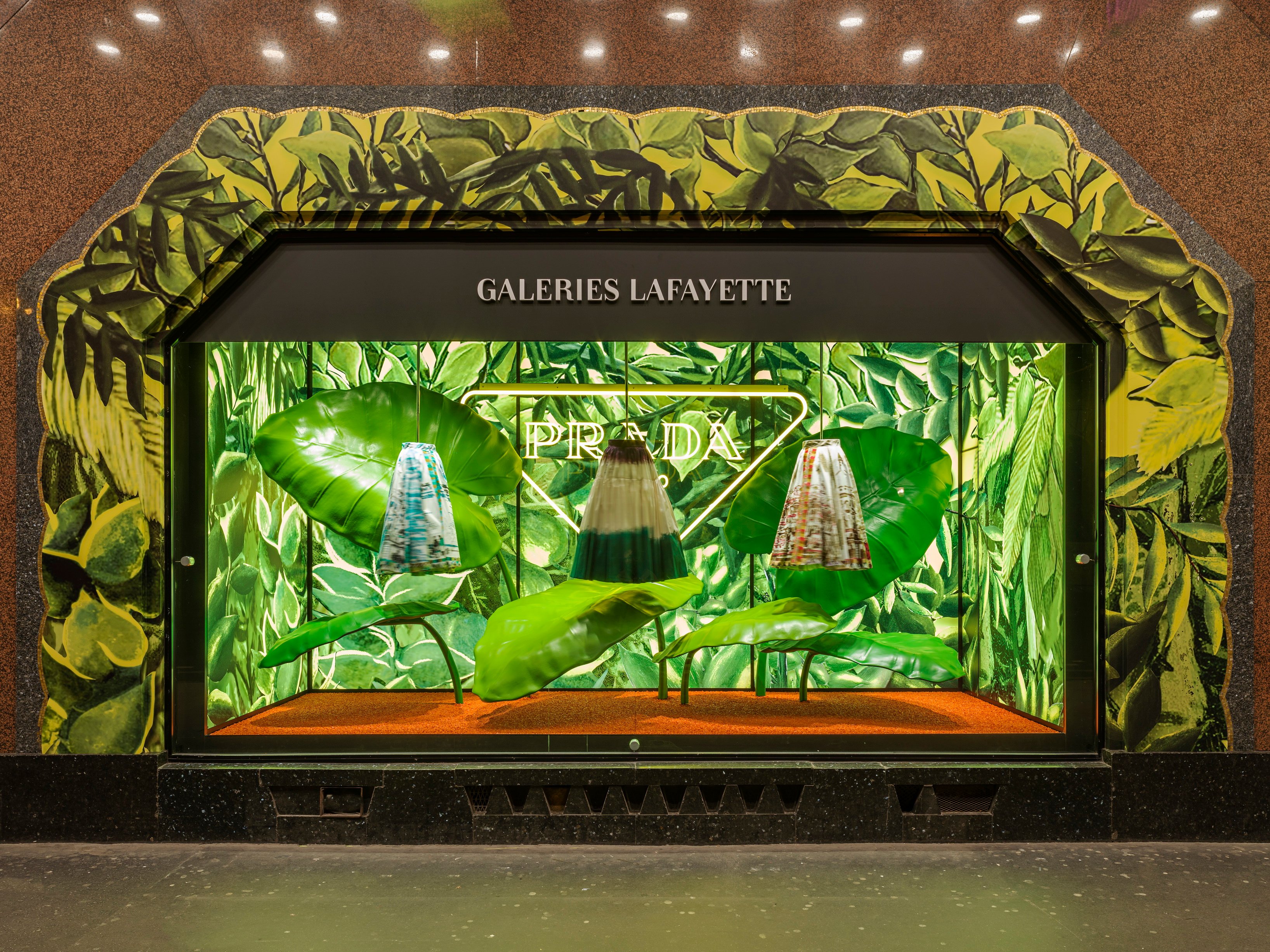 巴黎春天百货 Prada "Hyper Leaves" 特别项目-9