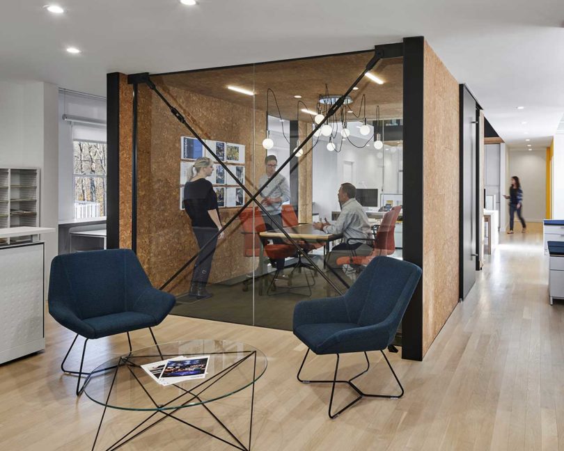 充充满创意点现代简约空间-9