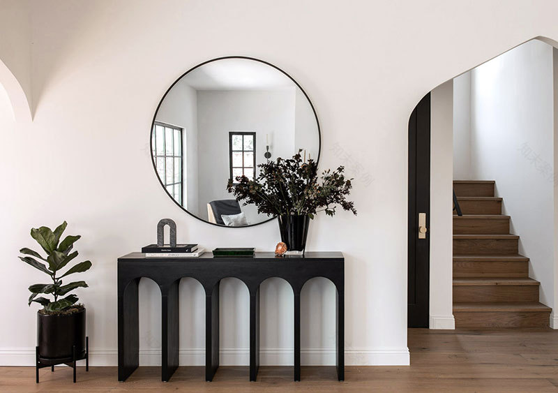 洛杉矶黑白相间的都铎式住宅-9