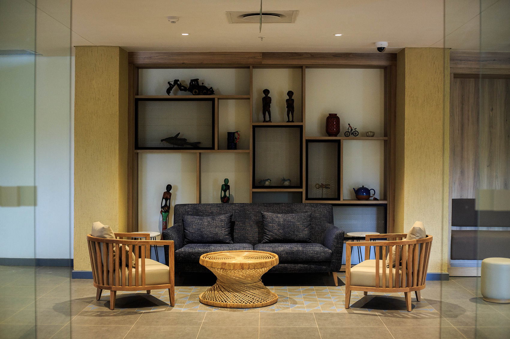 
						jQuery(document).ready(function() {
							jQuery("a[rel^='prettyPhoto']").prettyPhoto({
								social_tools : false,
								show_title : false
							});
						});
					-0