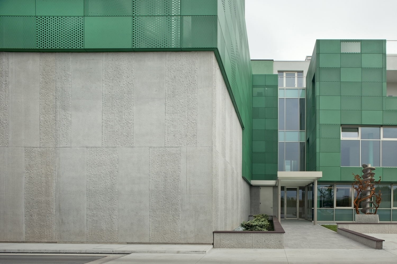 绿色铝板打造的意大利酒庄扩建项目-27