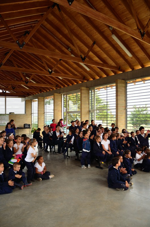 哥伦比亚农村学校 · 模块化设计与景观互动-11