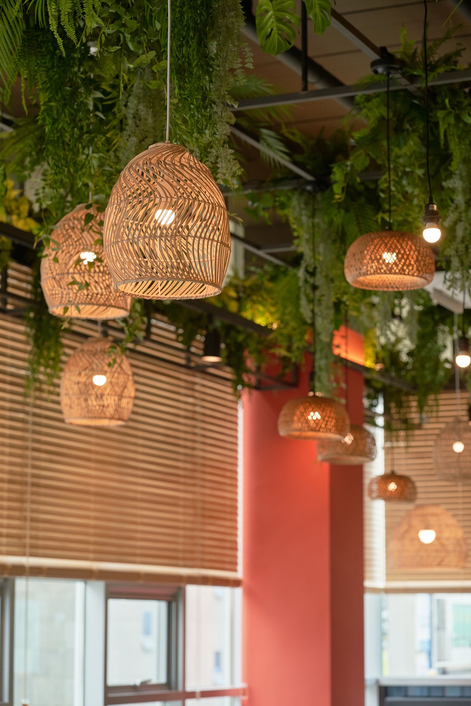 异域风情 35 平米亚洲餐厅设计-8