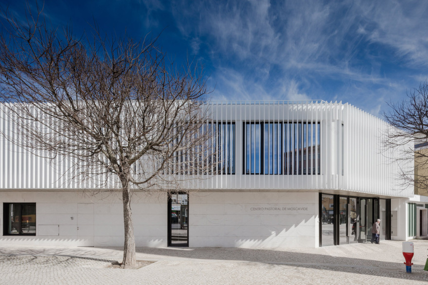 田园牧歌,莫什卡维迪的宗教中心,葡萄牙 / Plano Humano Arquitectos-10