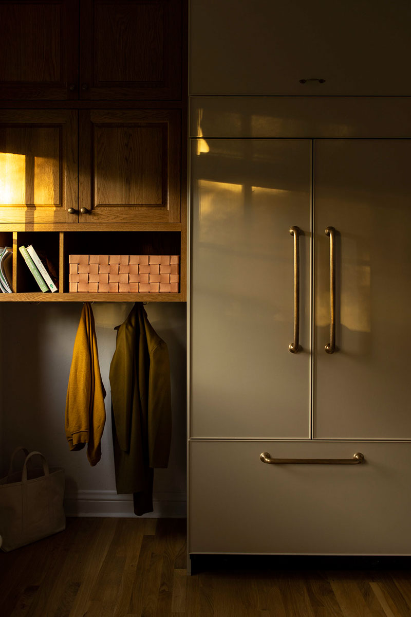 洛杉矶复古风家居设计 | 色彩、印花与艺术品的巧妙融合-12