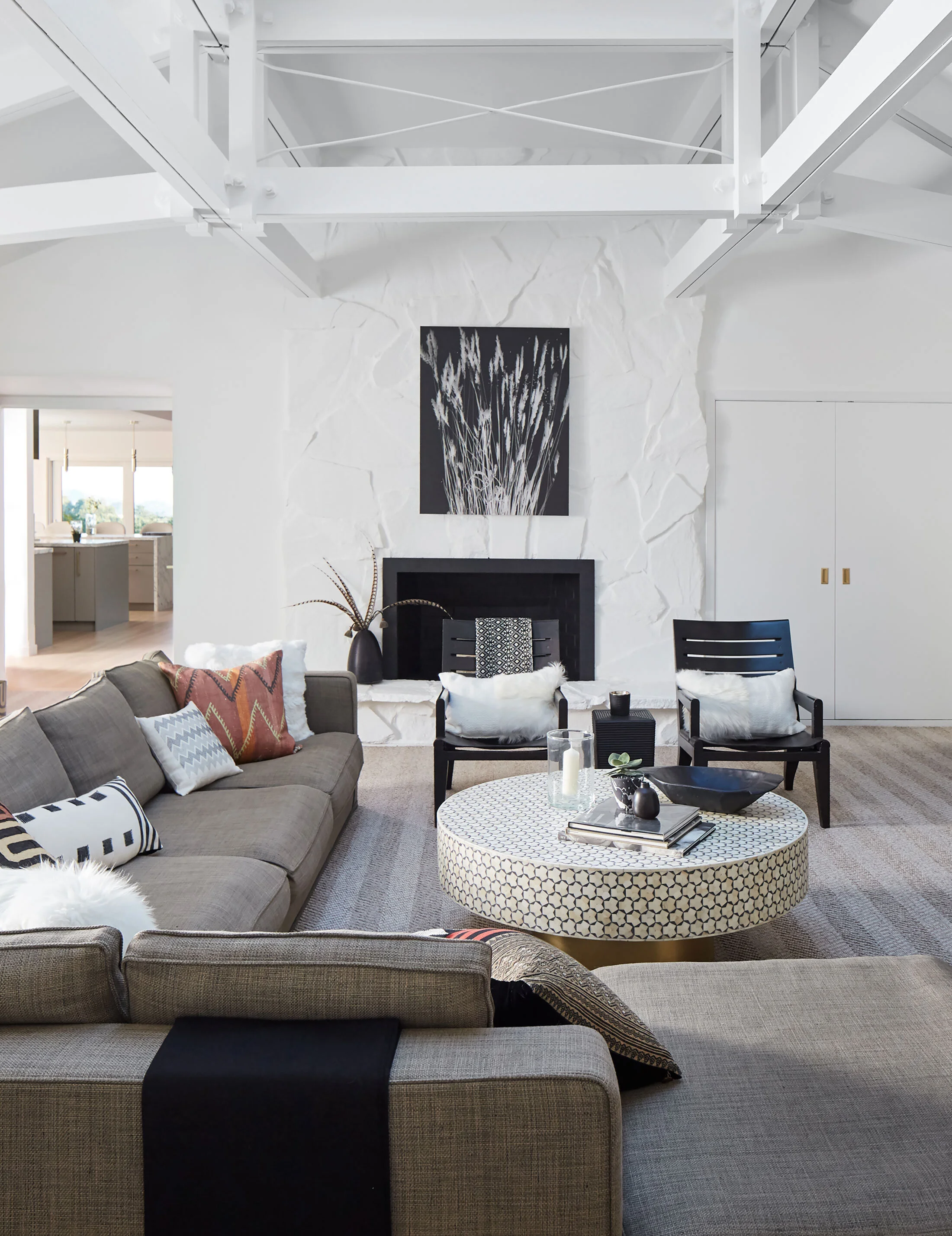 中世纪 吕·厄·HSH室内设计公司

注：Lu·e可能是特定人名或品牌名，由于缺乏更多背景信息，只能按音译处理 丨美国丨HSH Interiors AOR-13