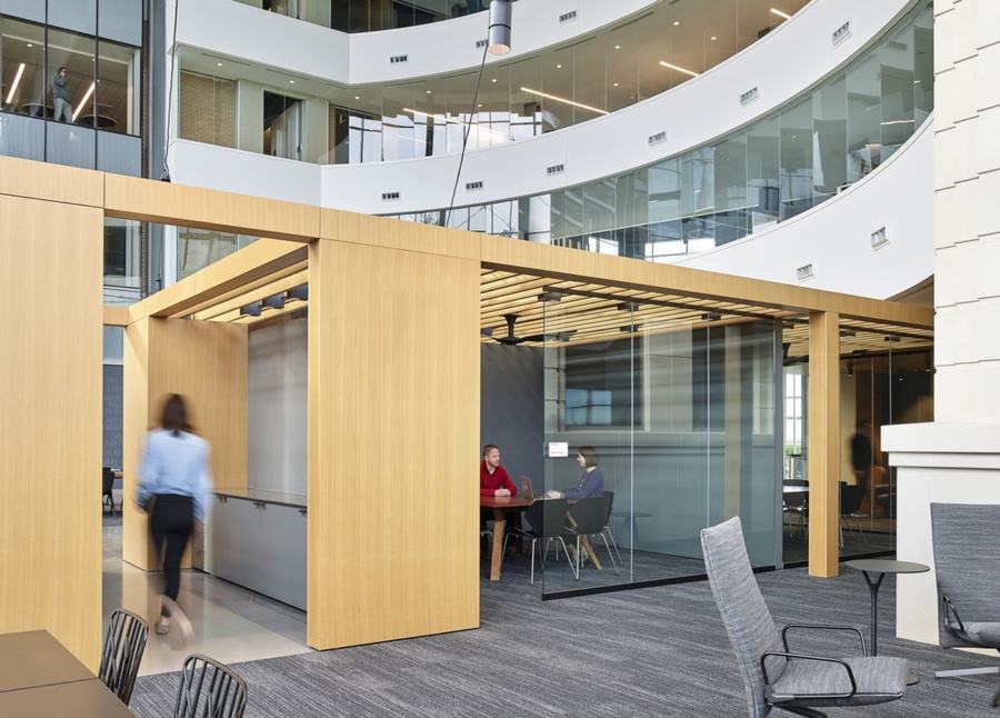 开放式布局使员工能够在日光充足、高度灵活的办公室进行协作 - 米尚丽零售设计网 MISUNLY- 美好品牌店铺空间发现者-6