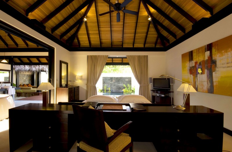 Beach House Iruveli - Maldives-9