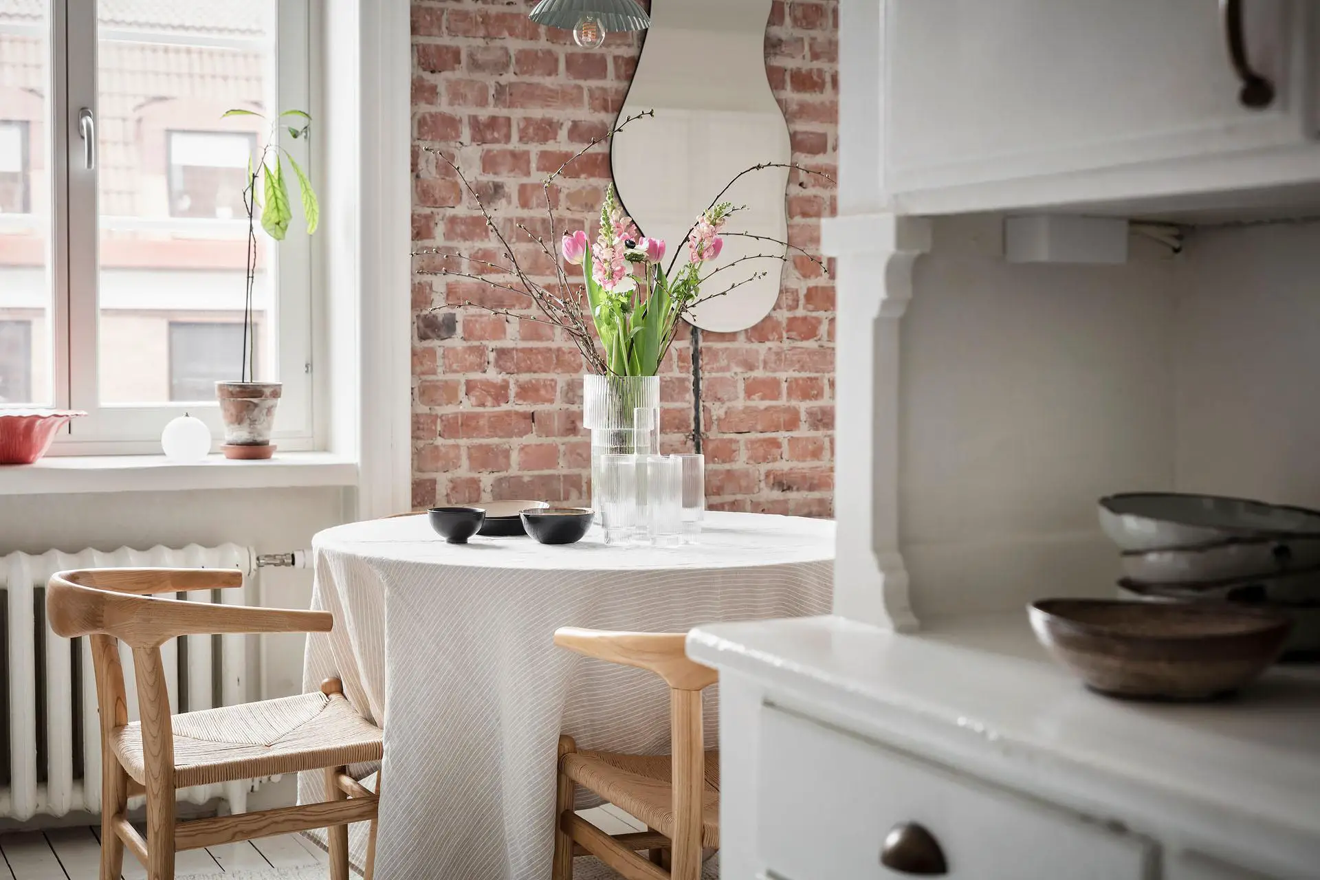 瑞典 55m2 复古一居，砖墙设计亮点受瞩目-11