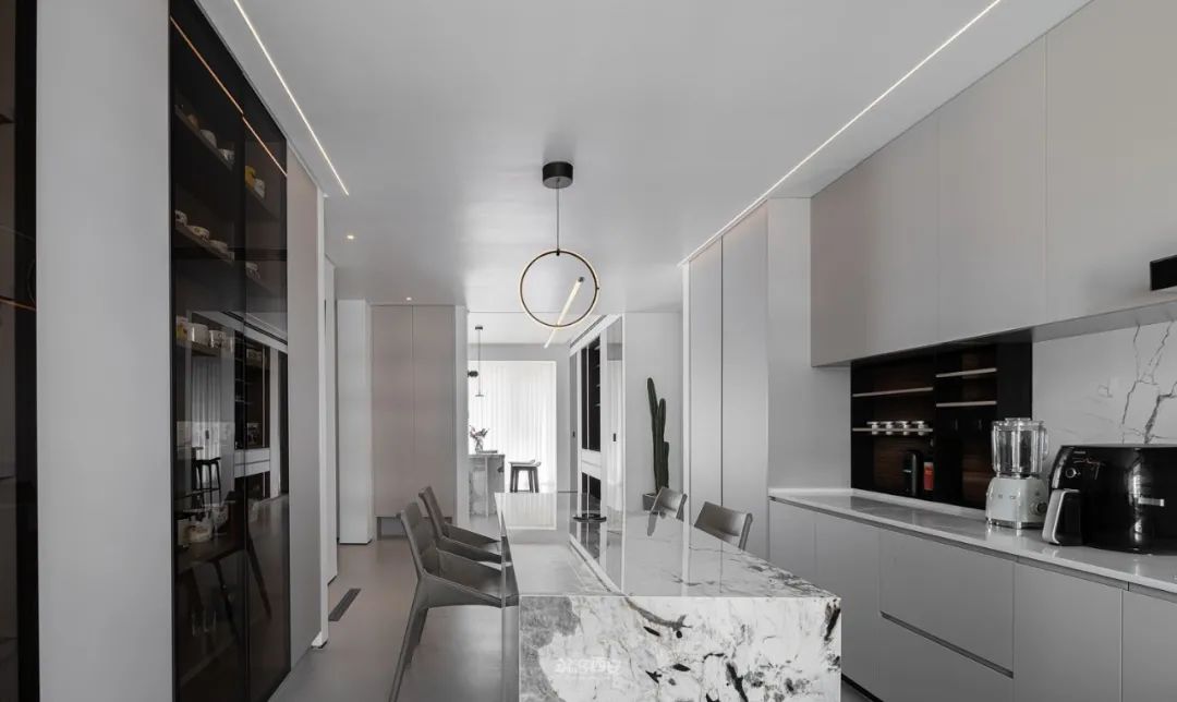 精神同频 · 胡剑设计师的现代空间艺术丨中国西安丨增减创意设计-32