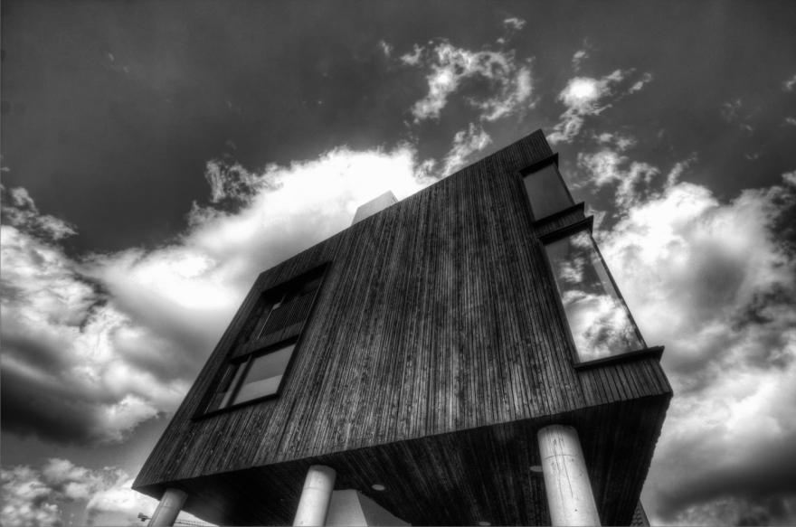 荷兰恩斯赫德住宅——混凝土支柱上的私密木盒-27