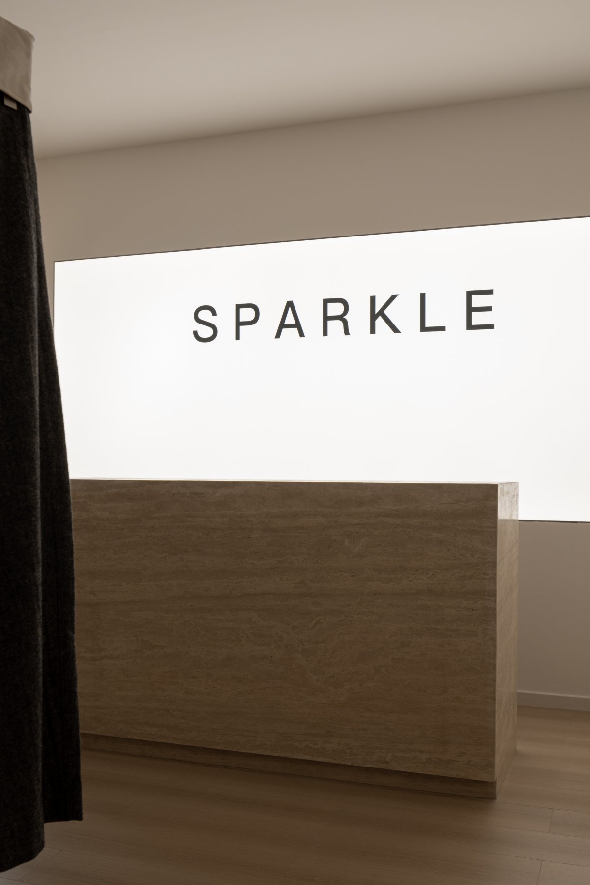 着光 SPARKLE 服装店丨中国重庆丨植入设计-12