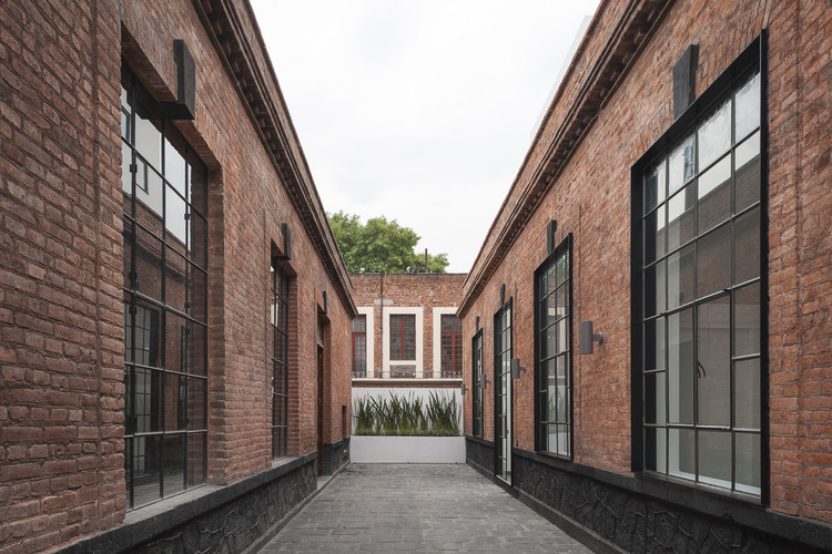 墨西哥城“La Cubana 巧克力工厂”改造住宅设计-25