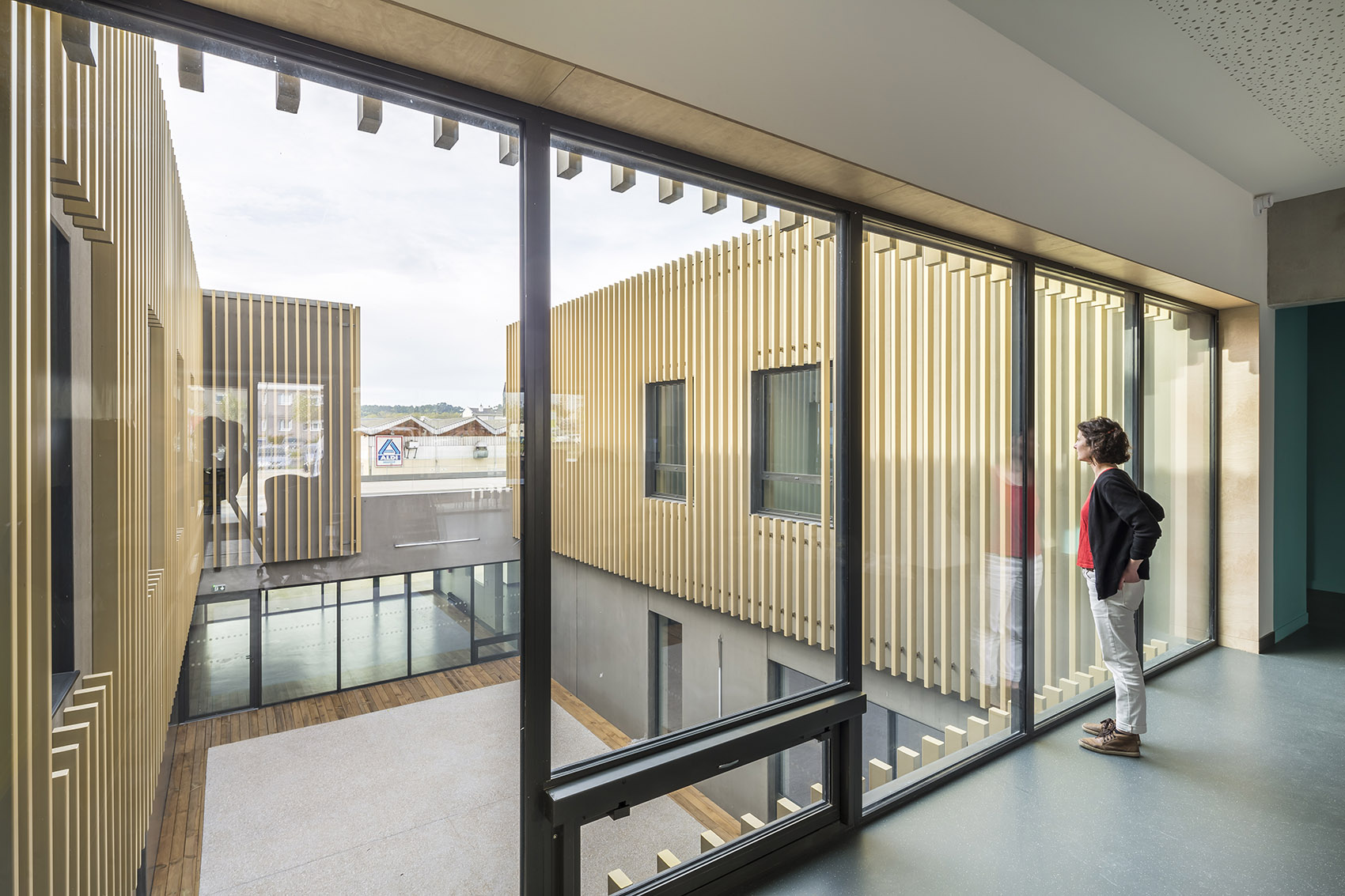 内缪尔社会文化中心 / Atelier Téqui-17