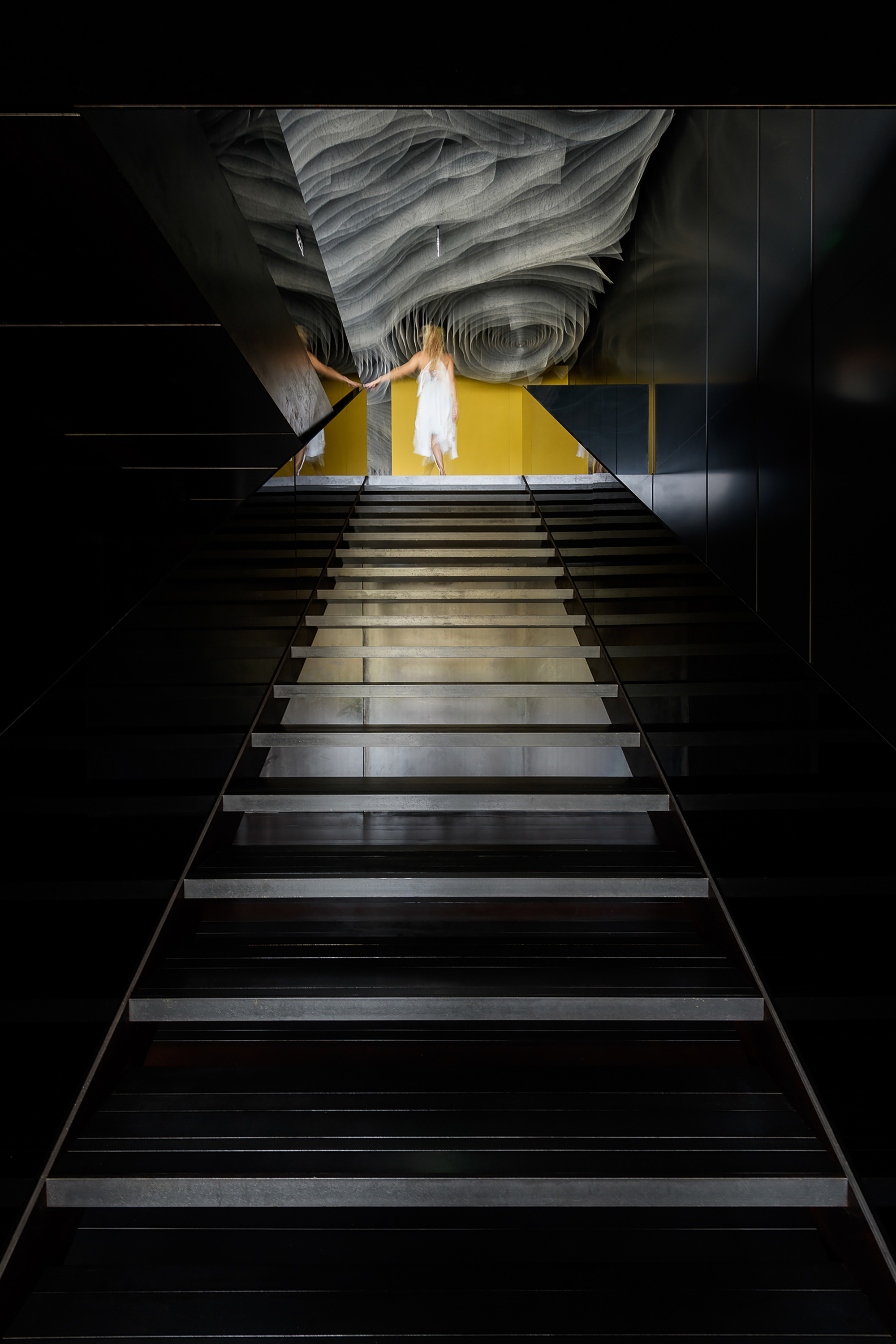 Suspended Matter Box Cultural Center / MMVARQUITECTO-21