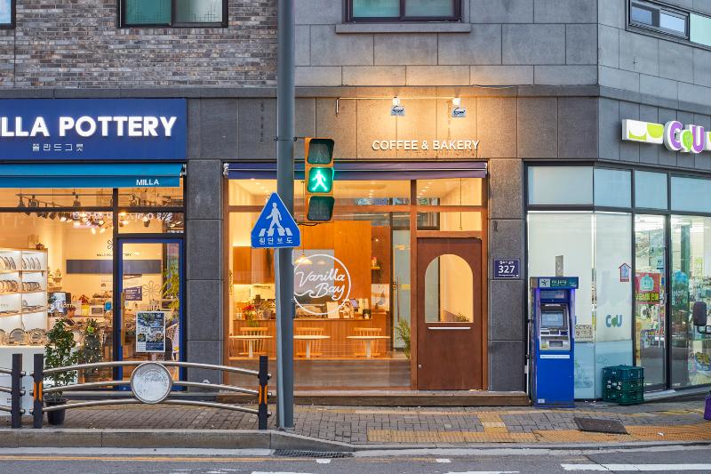 简约 12 坪咖啡厅，展现 IBO&Woodton 设计魅力-9