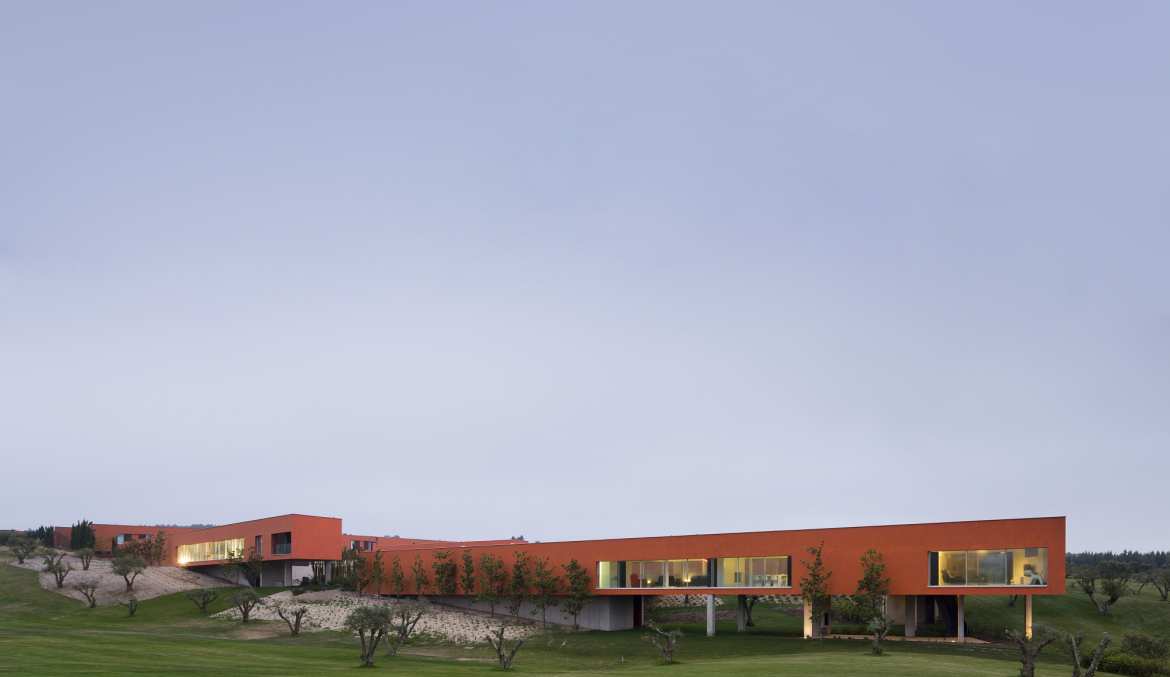 昆塔多博姆苏塞索别墅群丨葡萄牙丨Carrilho da Graça arquitectos-9