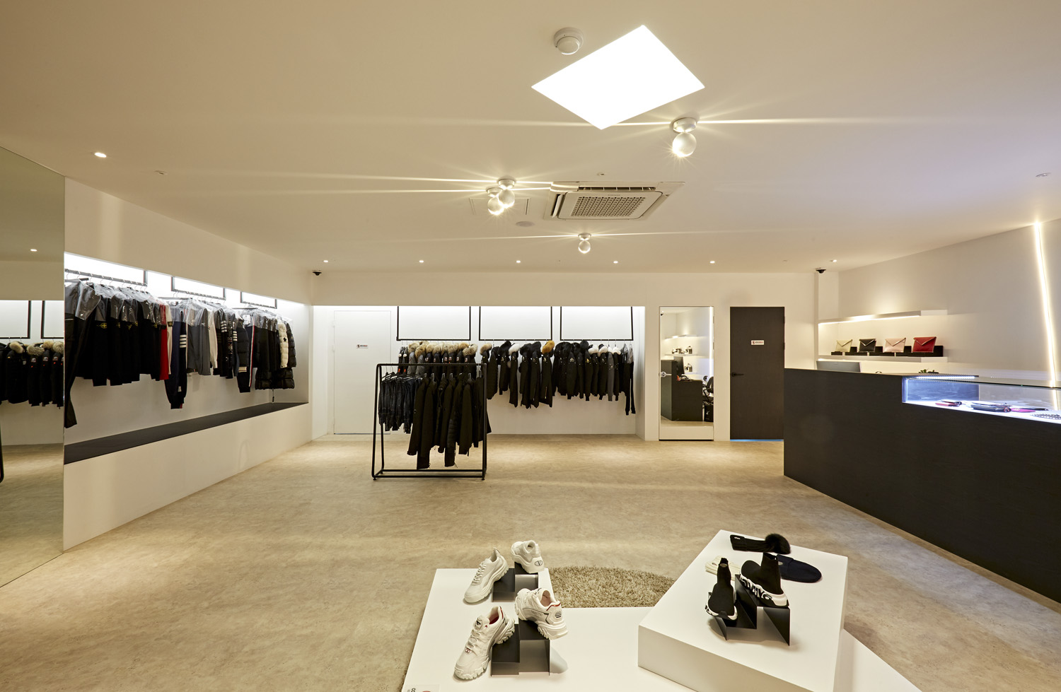 现代时尚，30 坪家具店的完美设计-5