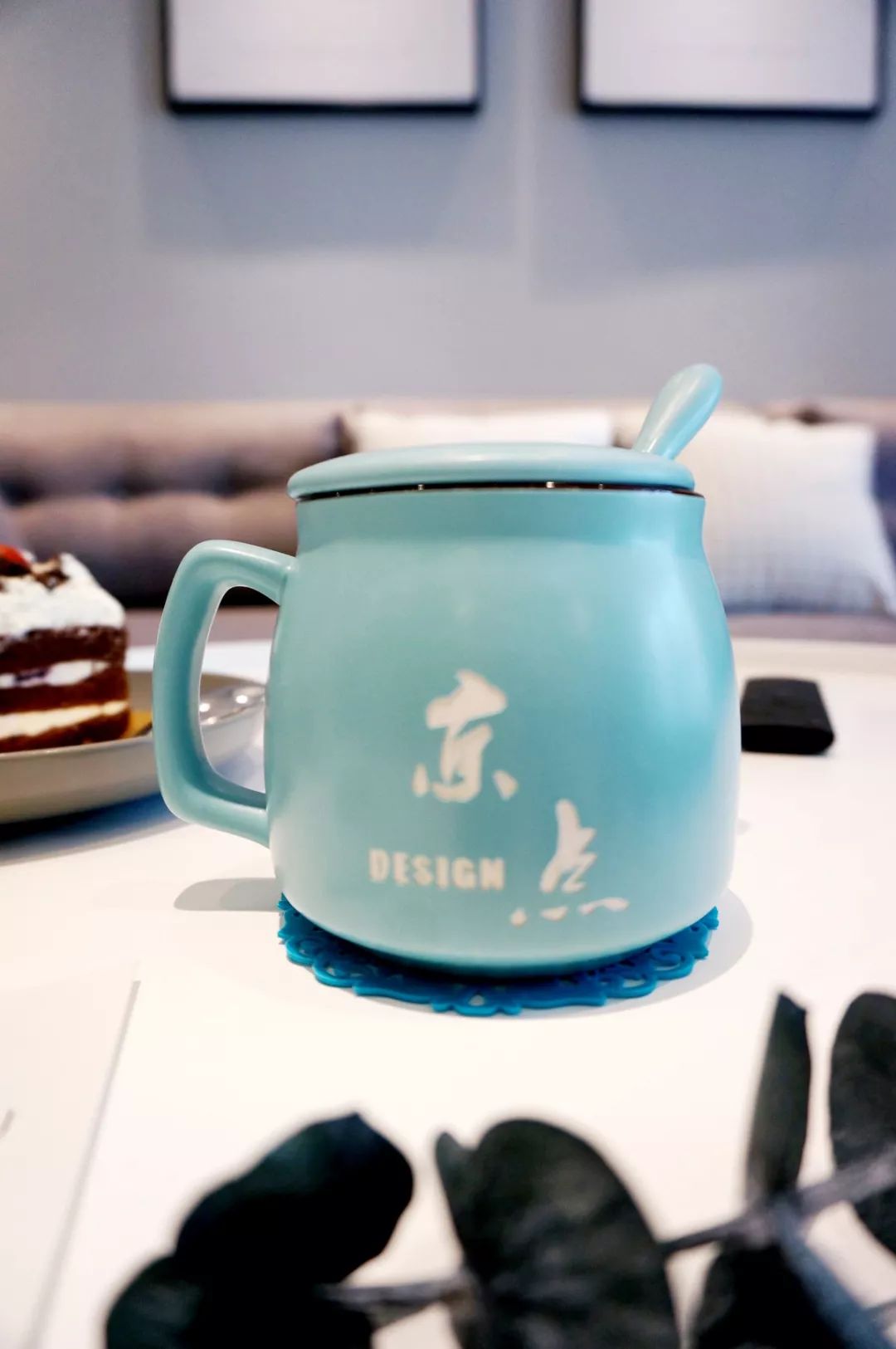 110㎡现代简约风格三居，被一面墙深深的吸引了！-10