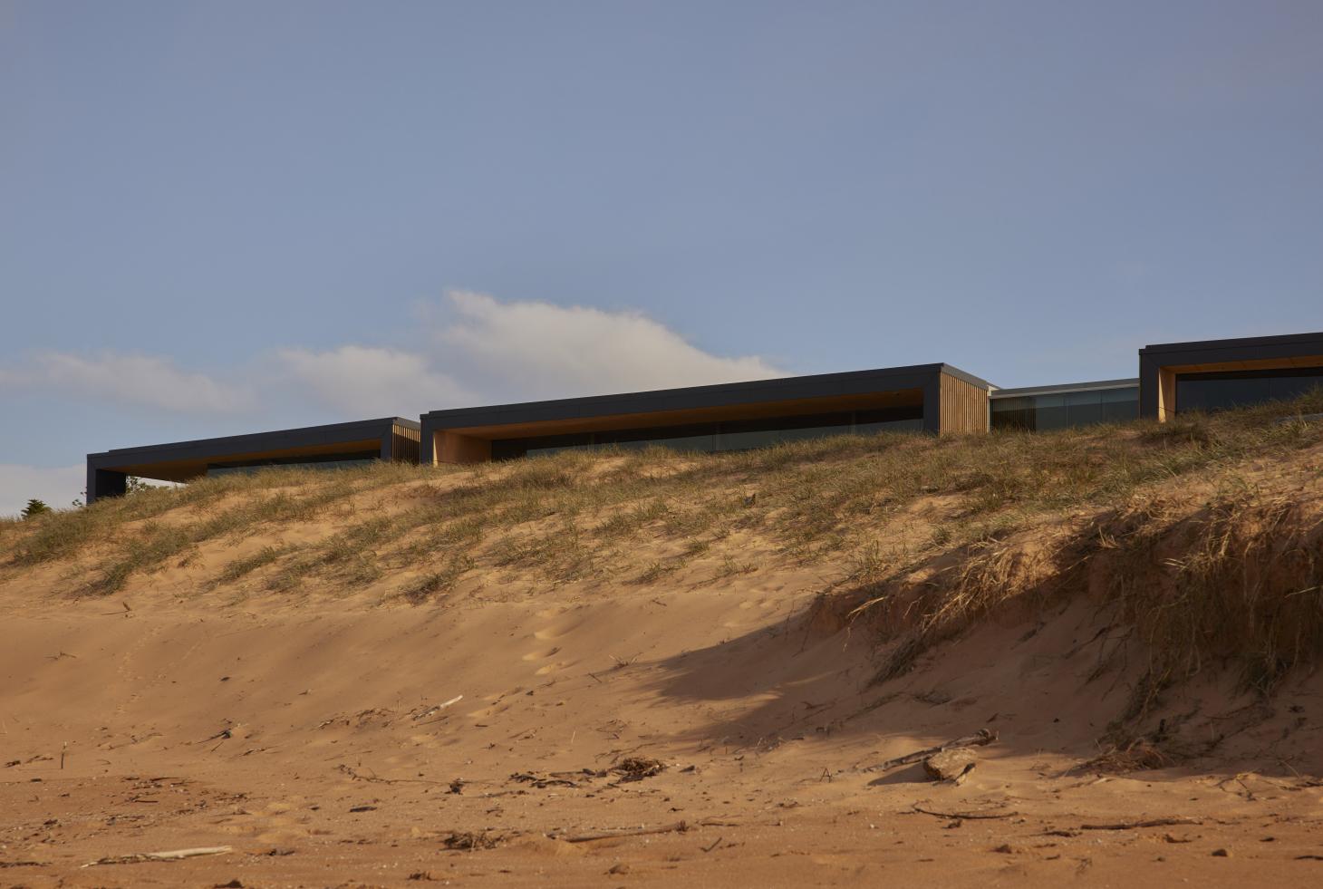 Mona Vale Surf Life Saving Club | 自然与社区的完美融合-0