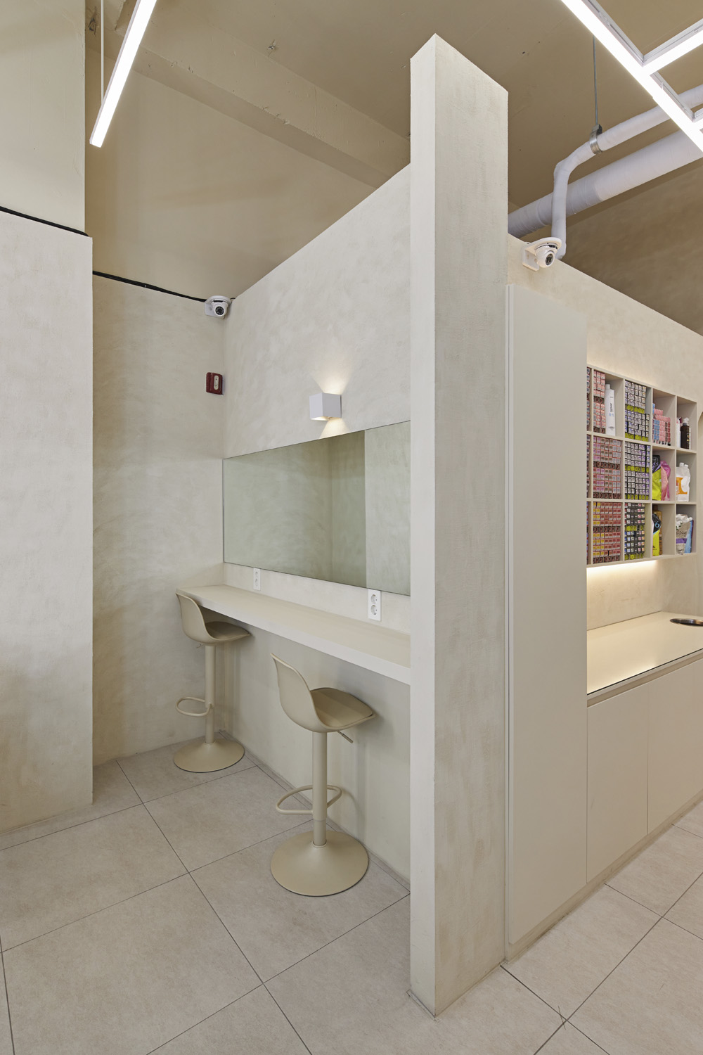 现代简约 30 平米美容室设计-14