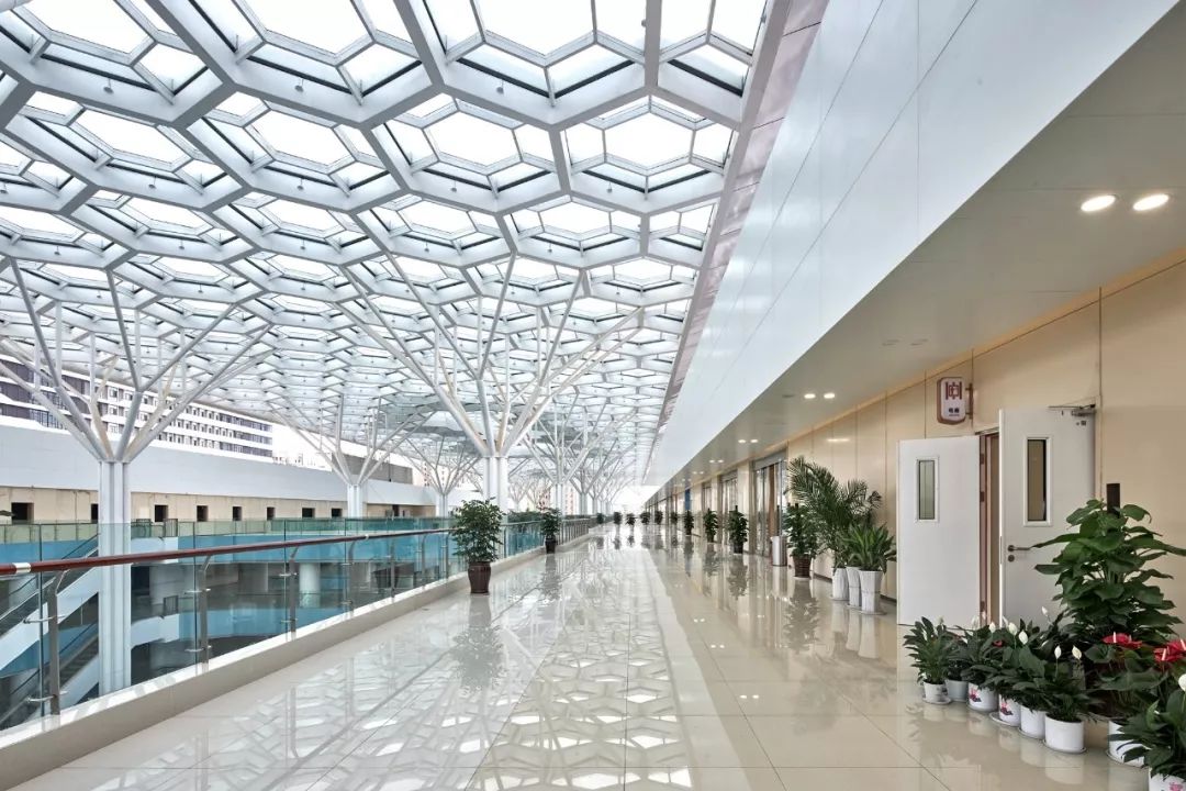 滇南中心医院 | 模块化设计,生态蜂窝建筑-49