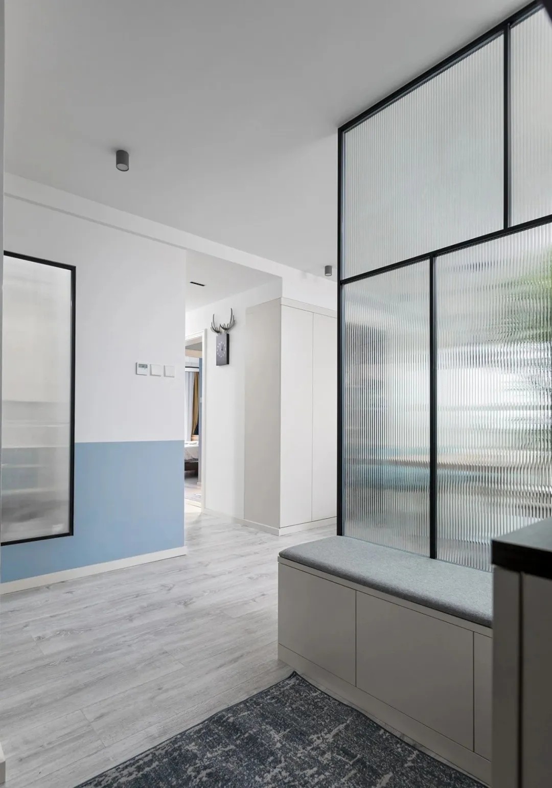 120 平现代简约三口之家,儿童房空间利用高-3