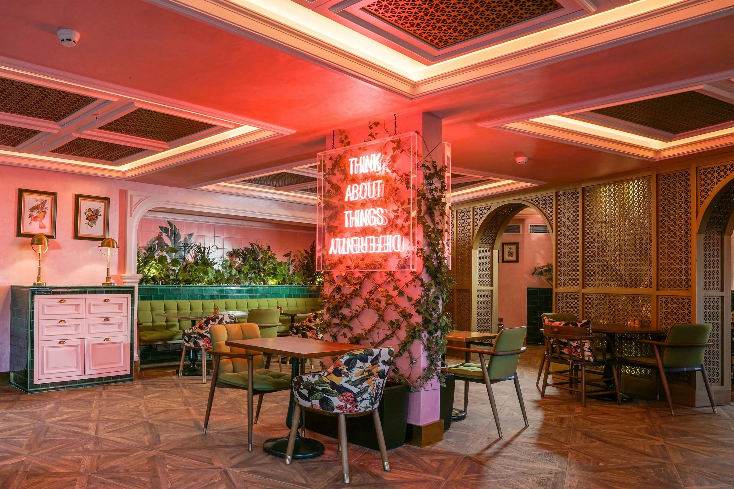 绿意盎然的古巴风格餐厅-30