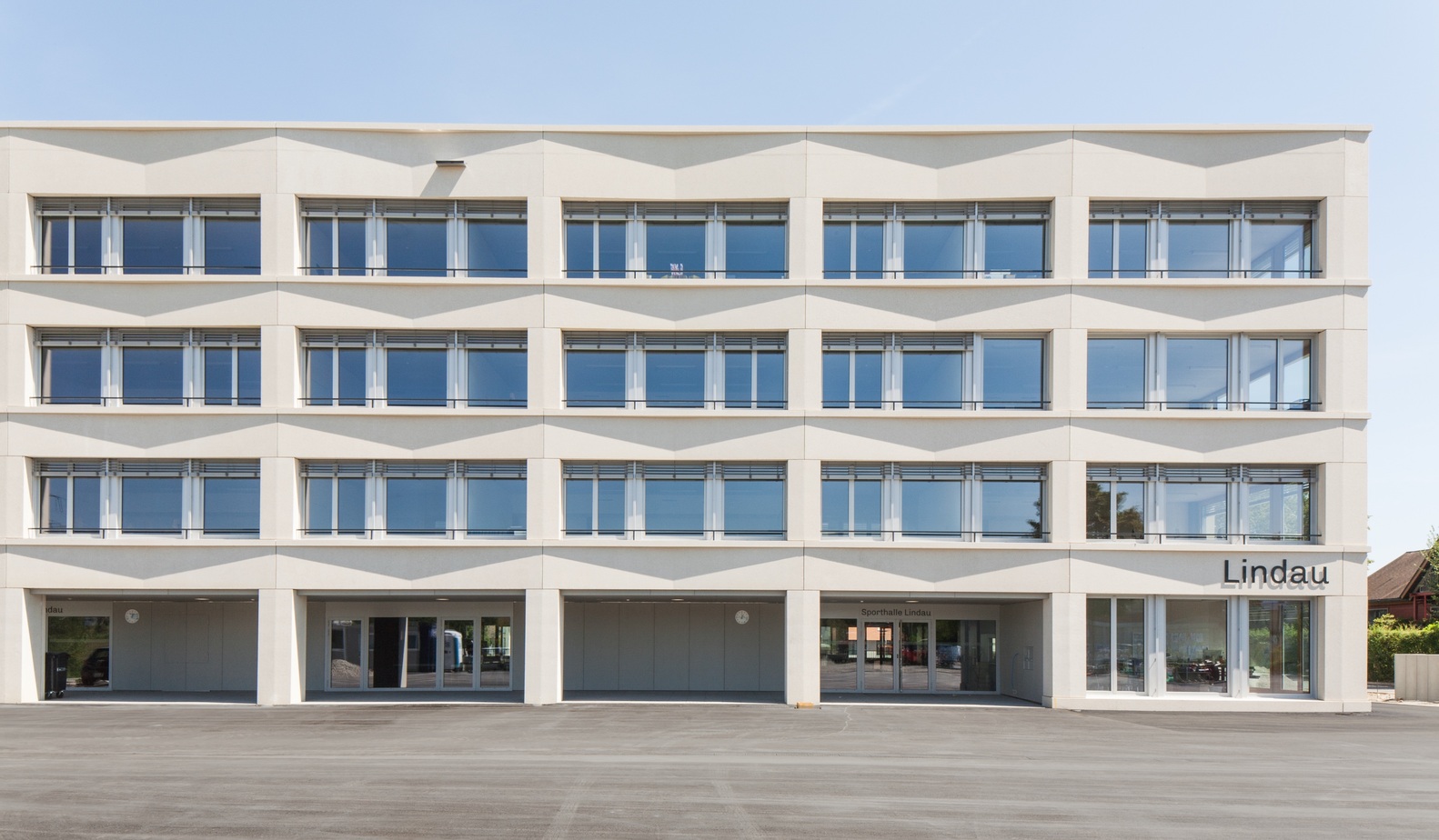 瑞士罗滕堡中学体育大楼-13